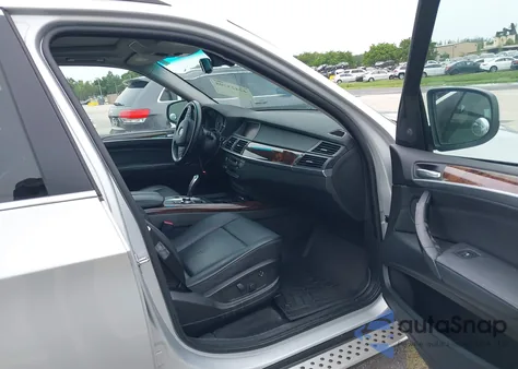 2008 BMW X5 4.8I z USA, uszkodzony, nr VIN 5UXFE83528L167051